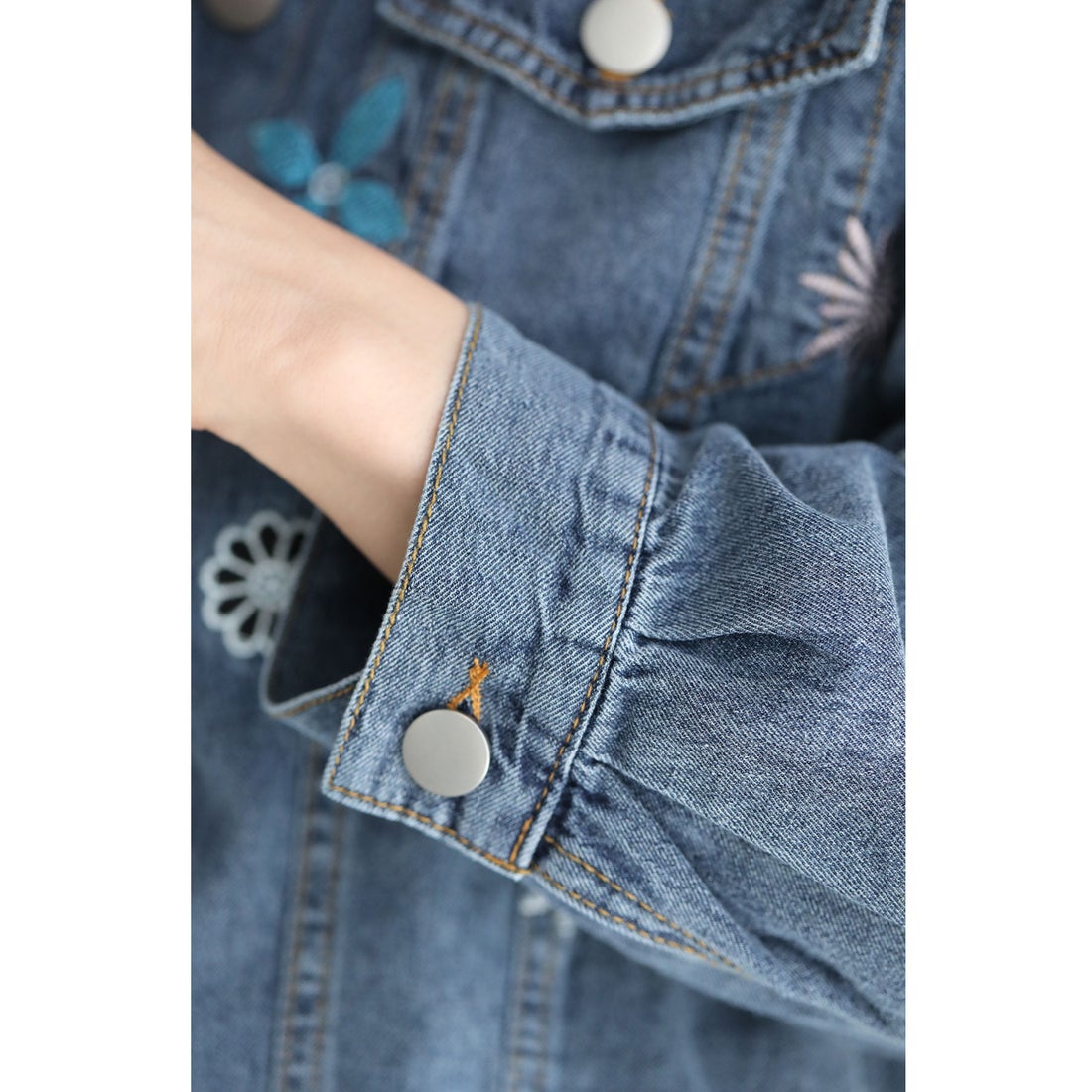 カワイイ CAWAII 花刺繍を散りばめたデニムジャケット （ブルー 