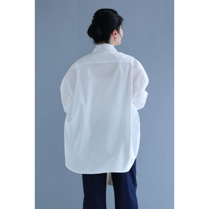 襟元で魅せるボタンコレクションシャツトップス （ホワイト）｜詳細画像