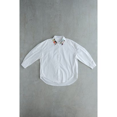 襟元で魅せるボタンコレクションシャツトップス （ホワイト）｜詳細画像