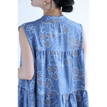 可愛いさ揺れる花刺繍風プリントロングワンピース（ベルト付き） （ブルー）｜詳細画像