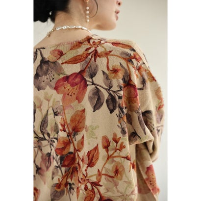 秋色の華やぎ紅葉ニットトップス （ベージュ）｜詳細画像