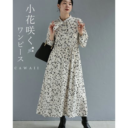 小さな花咲くロングワンピース （ホワイト）｜詳細画像