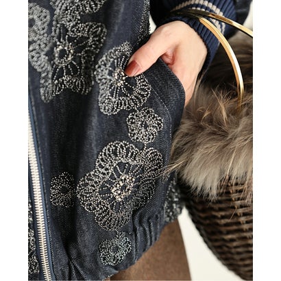 花刺繍 デニムブルゾン （ブルー）｜詳細画像