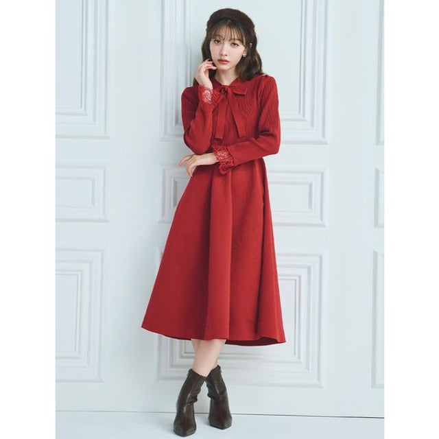 レースカフス付きホールガーメントニットワンピース （RED）