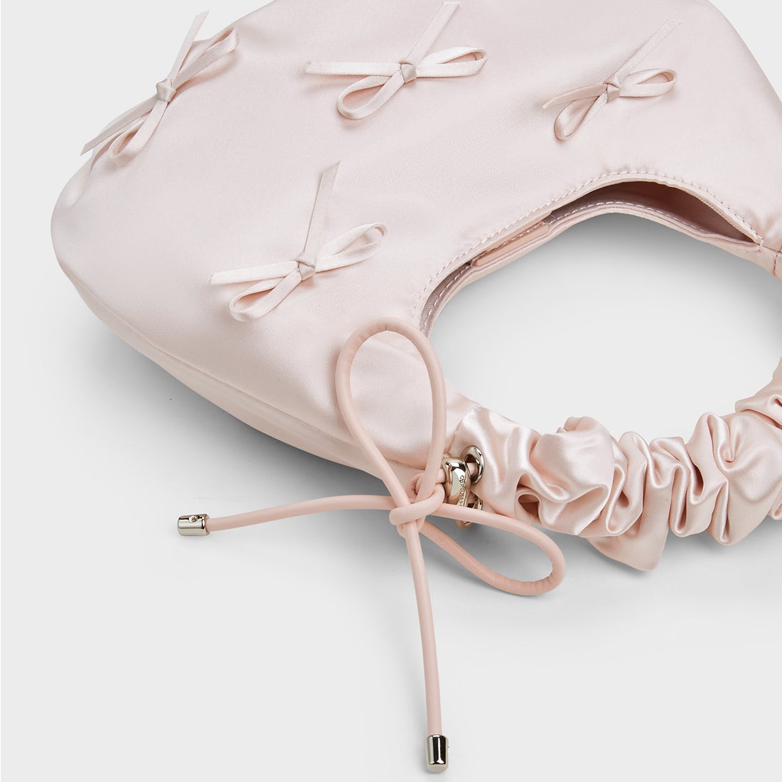 CHARLES & KEITH サテンボウ ルーシュドハンドルバッグ （BabyPink 