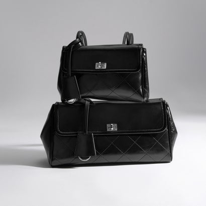 チャールズ アンド キース CHARLES & KEITH Apfra アップフラ キルト エロンゲーテッド ショルダーバッグ （Noir）｜詳細画像