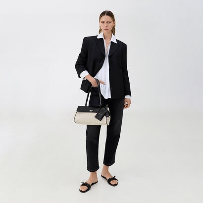 チャールズ アンド キース CHARLES & KEITH Apfra アップフラ キルト エロンゲーテッド ショルダーバッグ （Multi Cream）｜詳細画像