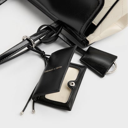 チャールズ アンド キース CHARLES & KEITH Apfra アップフラ キルト エロンゲーテッド ショルダーバッグ （Multi Cream）｜詳細画像