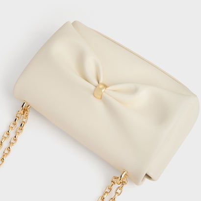 チャールズ アンド キース CHARLES & KEITH Halsey ホールジー ルーシュド チェーン ショルダーバッグ （Cream）｜詳細画像