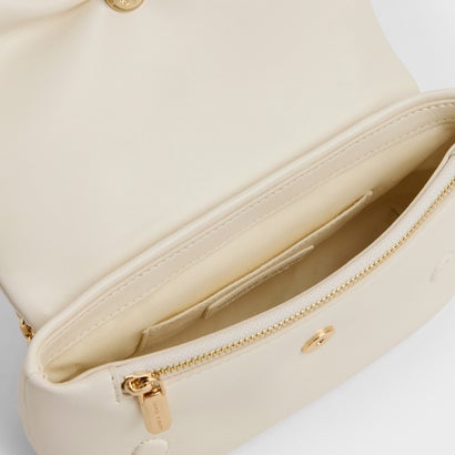 チャールズ アンド キース CHARLES & KEITH Halsey ホールジー ルーシュド チェーン ショルダーバッグ （Cream）｜詳細画像