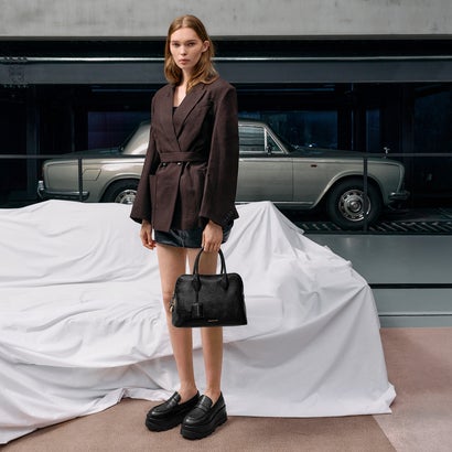 チャールズ アンド キース CHARLES & KEITH Ginevra ラージジネヴラ ストラクチャー ボウリングバッグ （Black）｜詳細画像