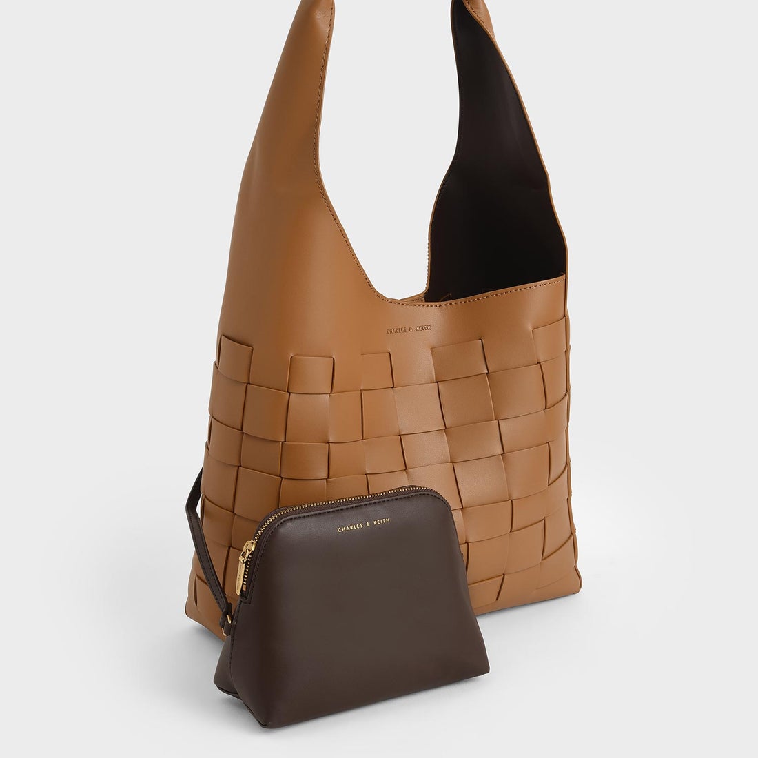 CHARLES & KEITH ウーベンショルダーバッグ （Camel） -ファッション 