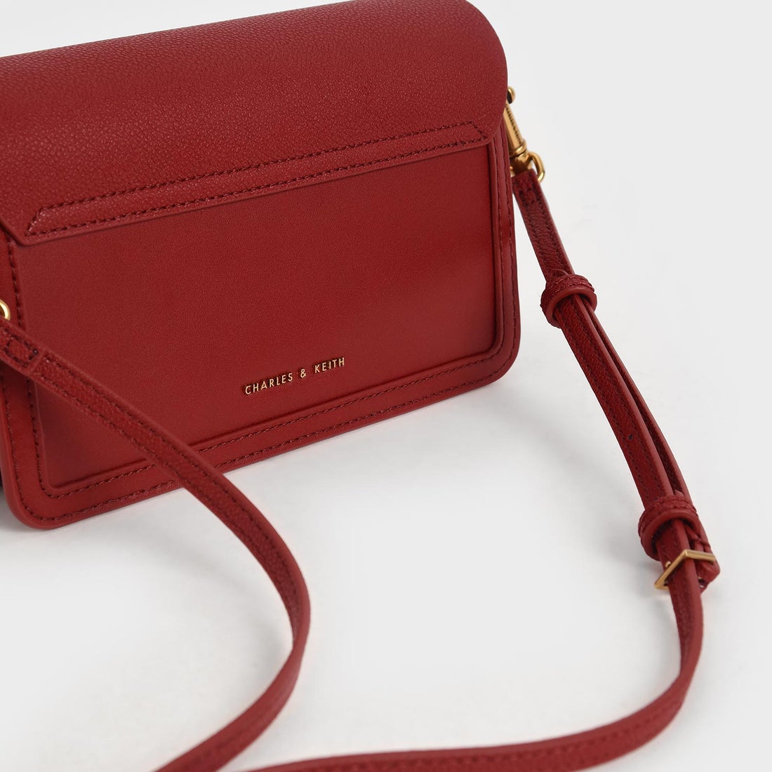CHARLES & KEITH ストーンエンベリッシュド エンベロープバッグ （Red 