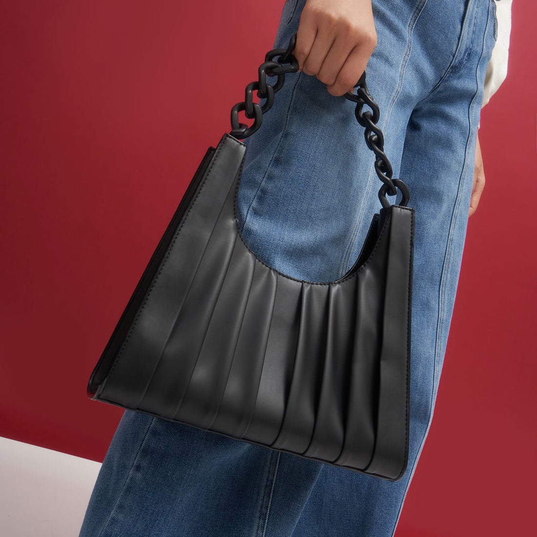 チェーンハンドル プレーテッドショルダーバッグ / Chain Handle Pleated Shoulder bag （Black）