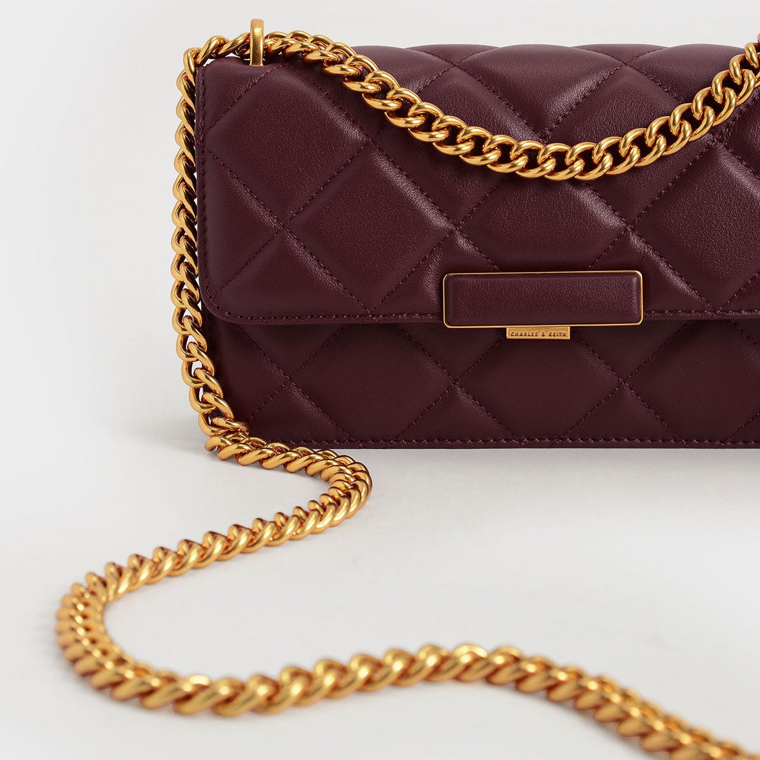 【2021 WINTER】キルテッドレザーチェーンハンドルバッグ / Quilted Leather Chain-Handle Bag  （Burgundy）