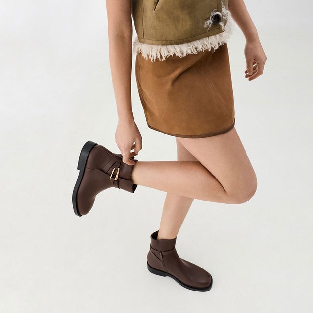 Daena デイナ レザー メタリックアクセント アンクルブーツ （Dark Brown）