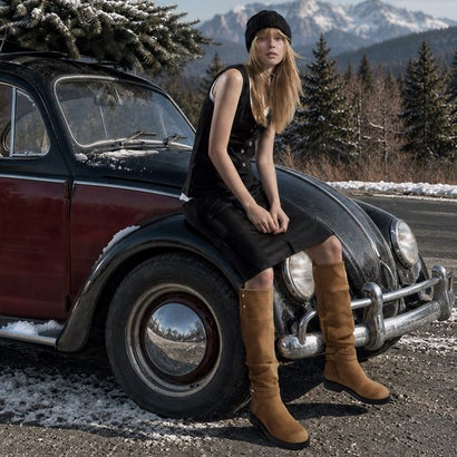 チャールズ アンド キース CHARLES & KEITH Ellis エリス ルーチドバックル フォールドオーバー サイハイブーツ （Camel）｜詳細画像