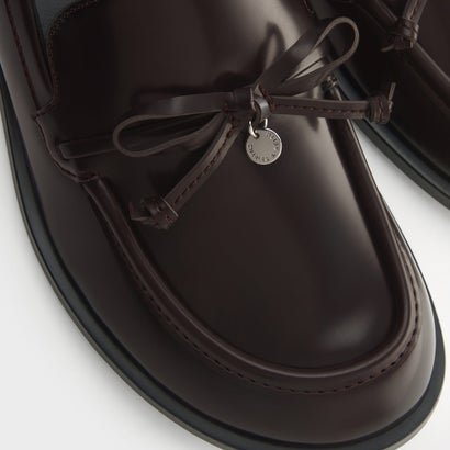 チャールズ アンド キース CHARLES & KEITH サークルチャーム ボウ ローファー （Burgundy）｜詳細画像