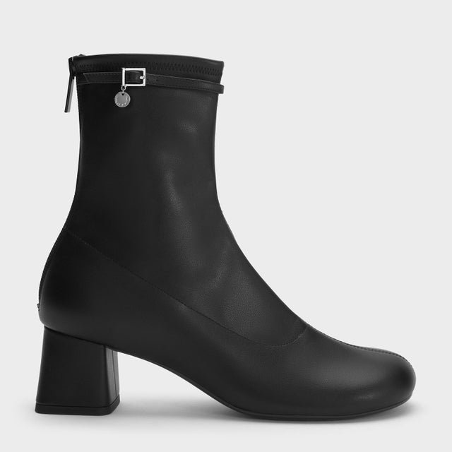 ベルテッド ブロックヒール アンクルブーツ （Black）