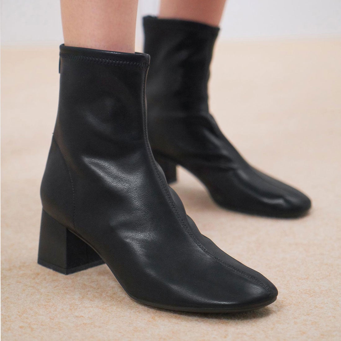 【再入荷】ステッチトリム ブロックヒールアンクルブーツ / Stitch-Trim Block Heel Ankle Boots （Black）