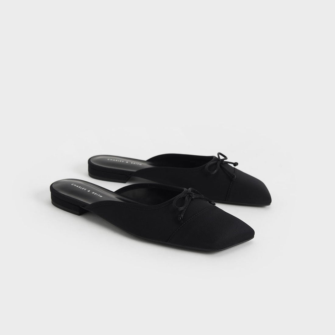 ボウエンベリッシュド フラットミュール （Black） -CHARLES & KEITH