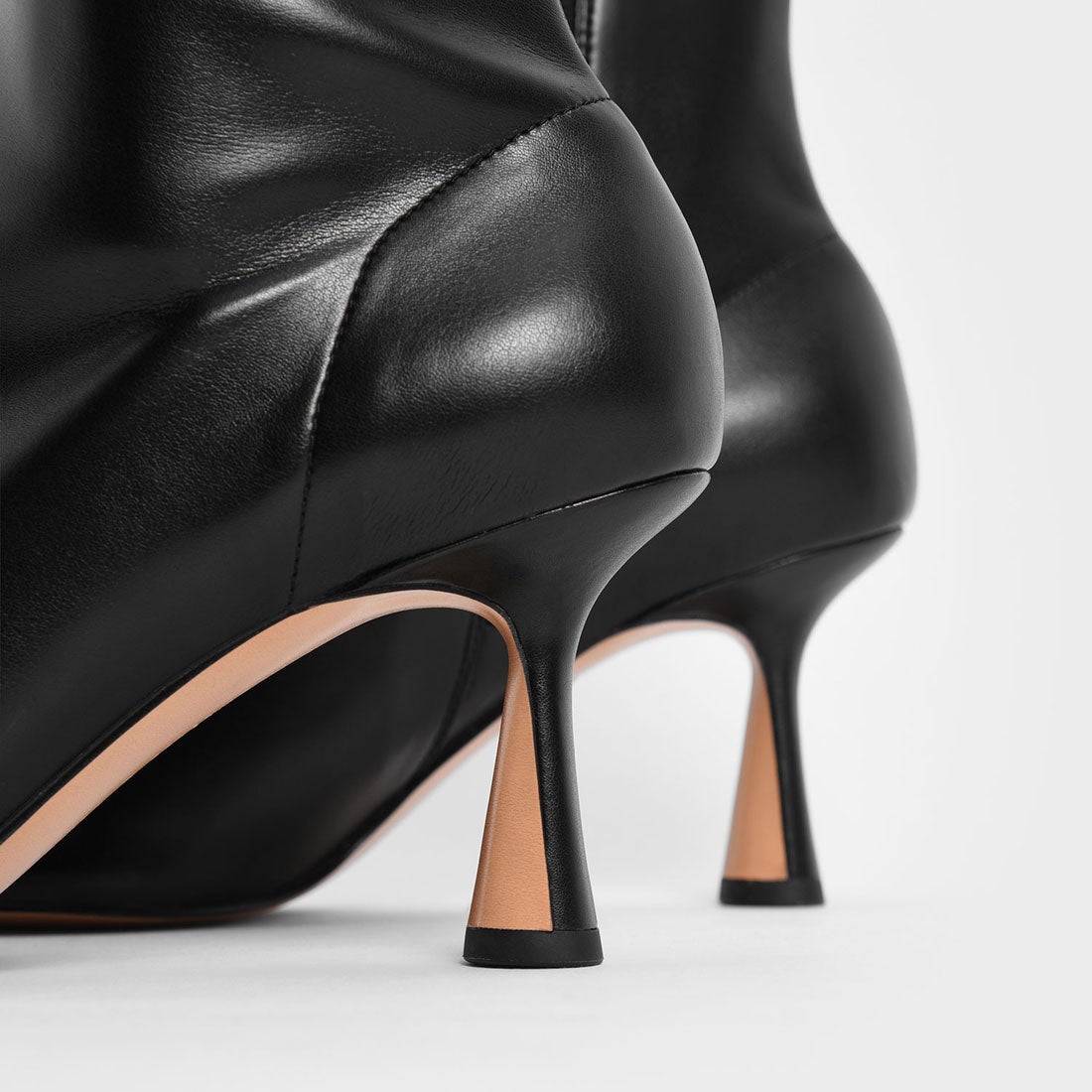 スカルプチャーヒール アンクルブーツ / Sculptural Heel Ankle Boots （Black）