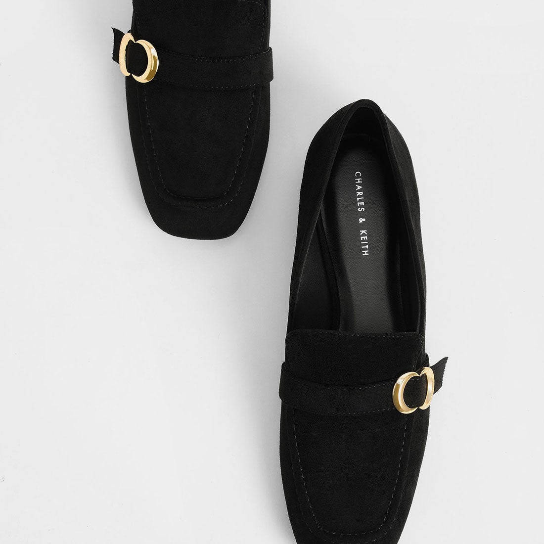 CHARLES & KEITH メタリックアクセント ペニーローファー 