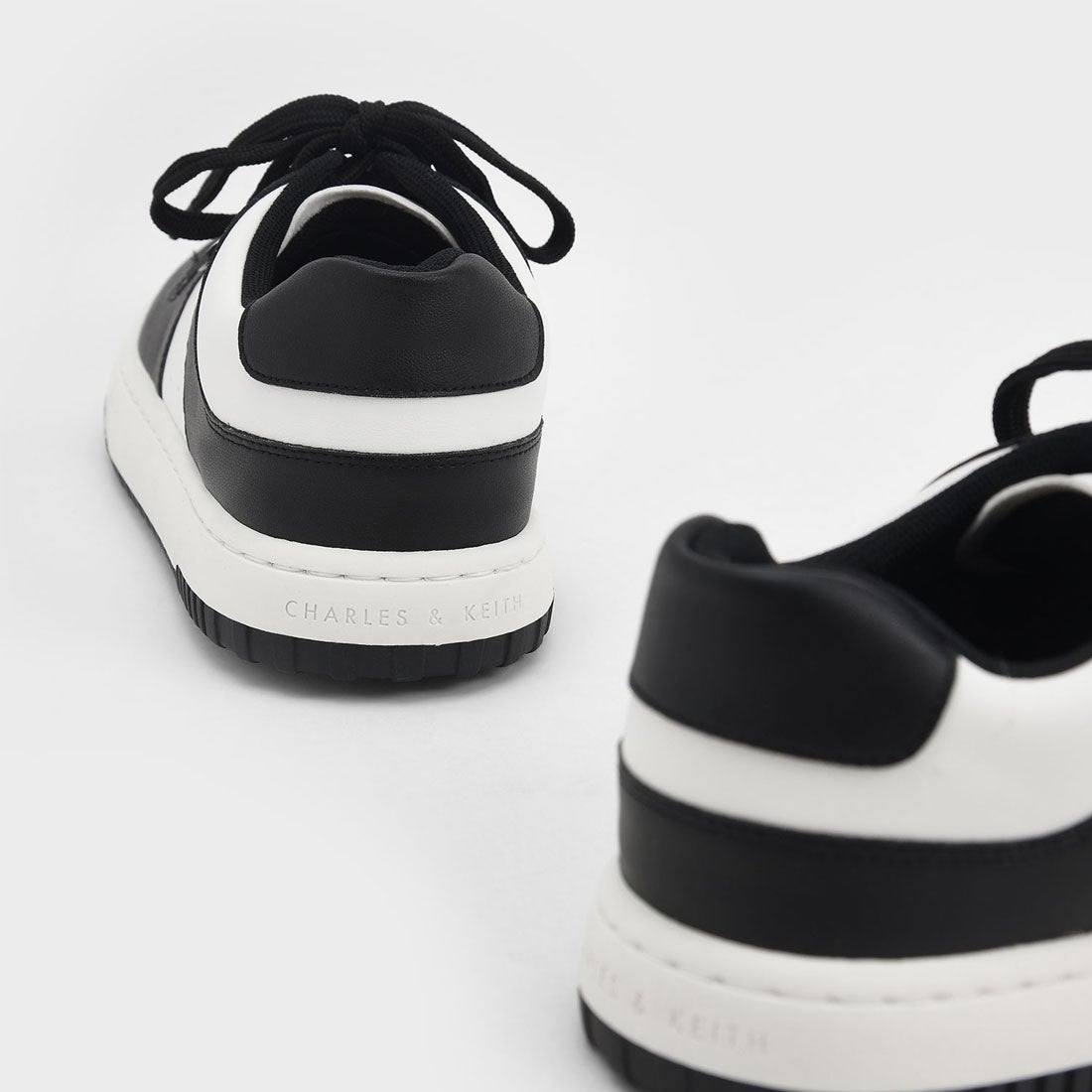 【2022 SPRING 新作】ツートーン ロウトップスニーカー / Two-Tone Low-Top Sneakers （Black）