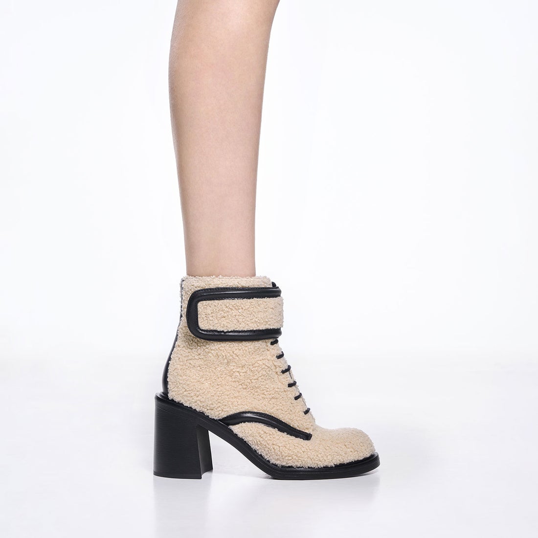 Rosalie ロザリー レザーアンクルブーツ （Beige） -CHARLES & KEITH 