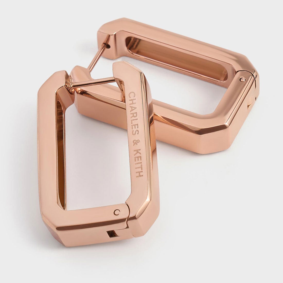CHARLES & KEITH Keziah キザイア レクタングルフープピアス（Rose 