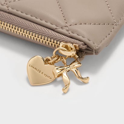 チャールズ アンド キース CHARLES & KEITH Arrietty アリエッティ キルト ジップアラウンド ウォレット （Taupe）｜詳細画像