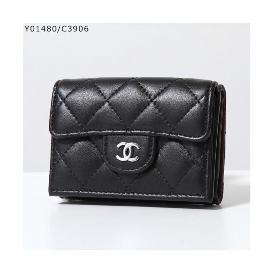 シャネル CHANEL CHANEL 三つ折り財布 MATELASSE マトラッセ AP0230