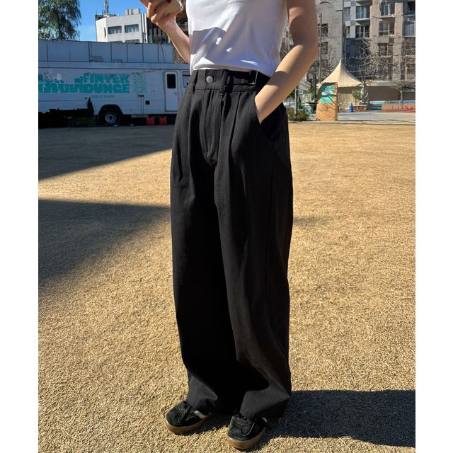 ツーストラップコットンワイドパンツ（レギュラー丈） （ブラック）