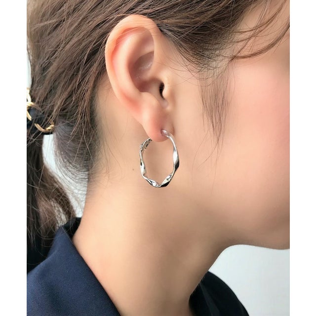 ねじりフープピアス （シルバー）