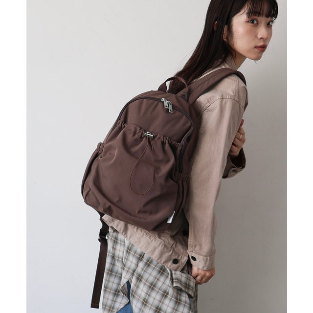 【オールシーズン/軽量/マザーズバッグ】ギャザー入りナイロンリュック （ブラウン）