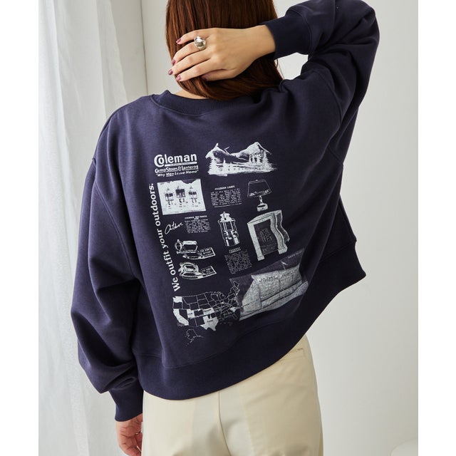 バックフリース アイコニックギア&ヒストリープリントスウェット （ネイビー）