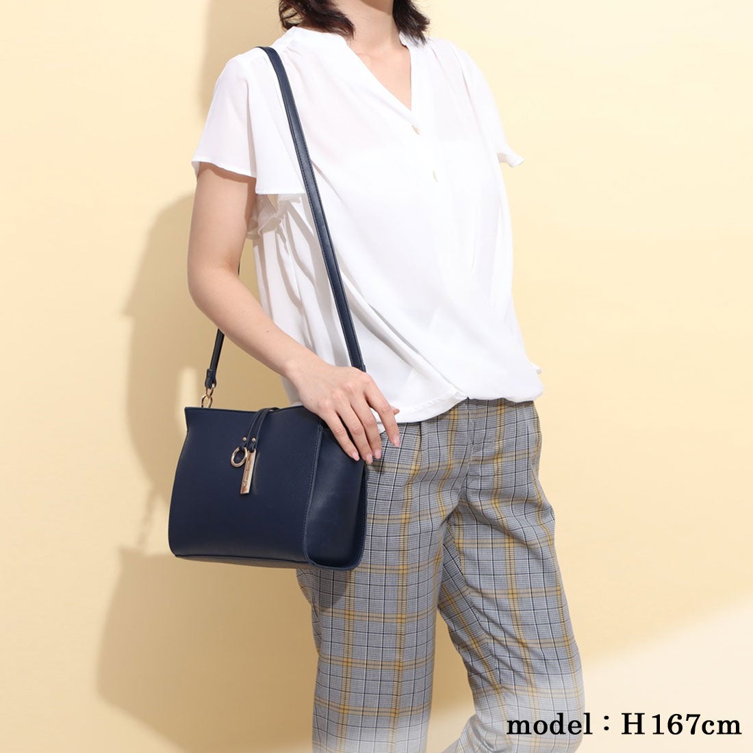 コムサイズム COMME CA ISM 〔モノコムサ〕 ロゴプレート ミニバッグ 