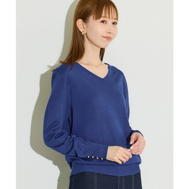 Vネックゴールドボタンニットトップス （Blue）