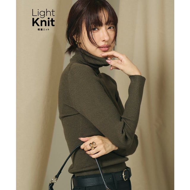 軽量ニット タートルネックラウンドヘム （Khaki）