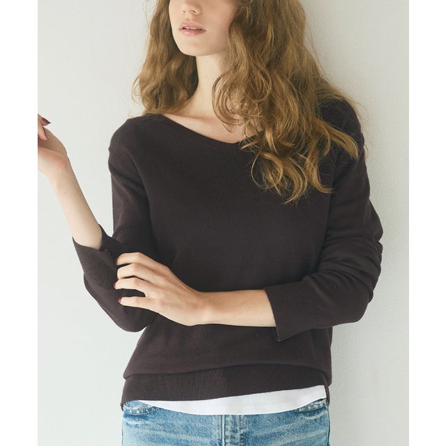 モイスチャーVネックニットトップス （Brown）