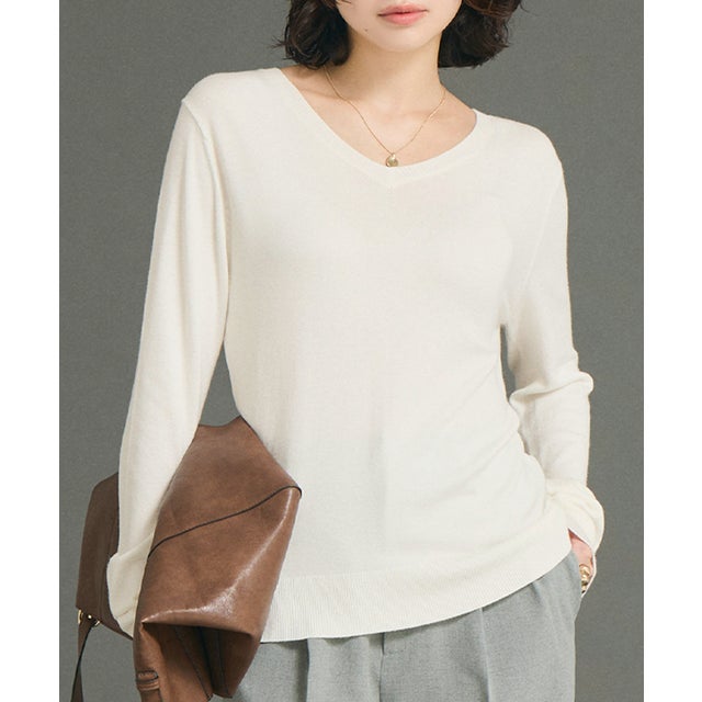 モイスチャーVネックニットトップス （Ivory）