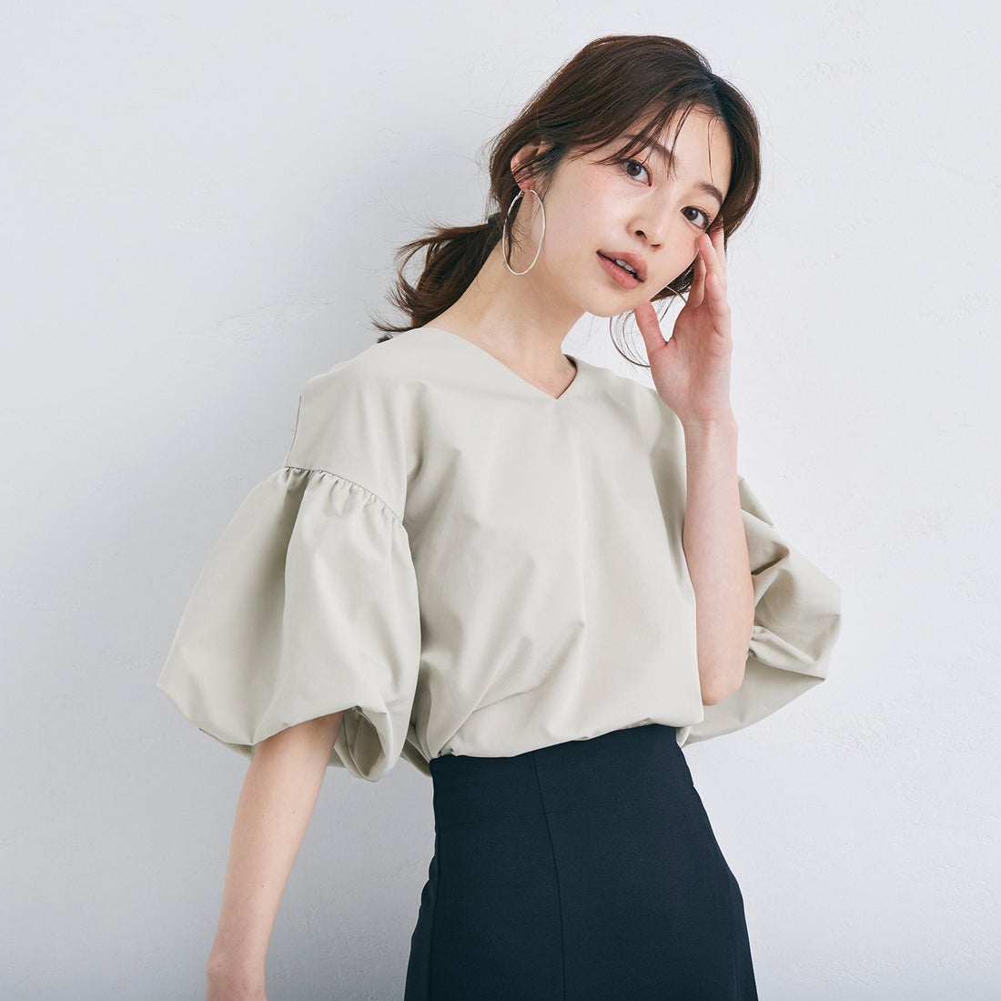 コカ coca ふんわりスリーブVネックブラウス （Beige） -ファッション 