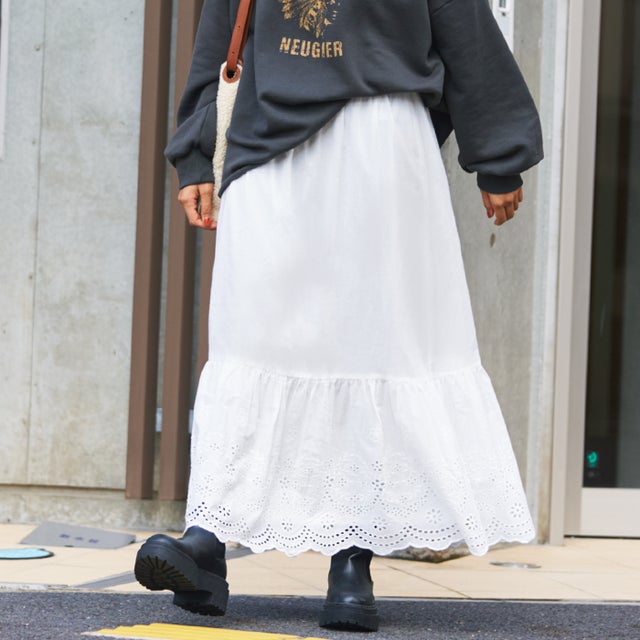 コットンフラワー柄裾刺繍スカート （White）