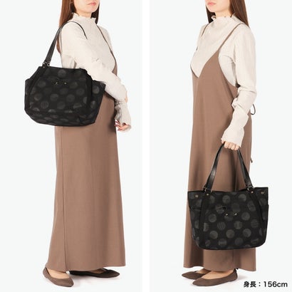 ダコタ Dakota トートバッグ レディース キャンバス 帆布 トート バッグ 布 綿 コットン 横 横型 自立 水玉 かわいい おしゃれ ナチュラル 日本製 A4 シンピット 1531740  新作 2025（ブラックドット）｜詳細画像