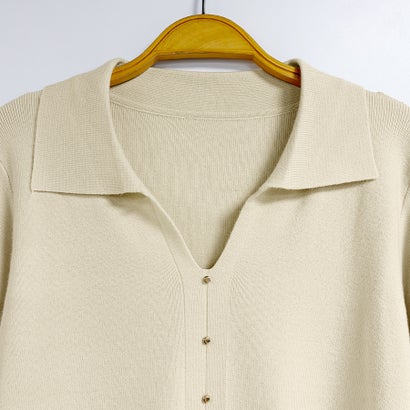 ドゥー ベル Doux Belle 襟付きスキッパーサイドギャザー長袖ニットプルオーバー レディース トップス （ダークブラウン）｜詳細画像