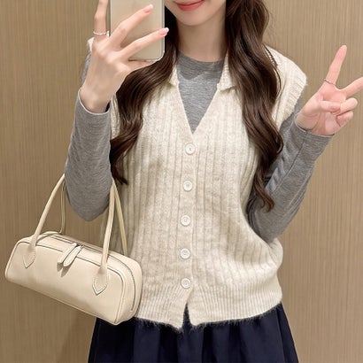 襟ラインチルデン風ニットベスト レディース トップス （ベージュ）｜詳細画像