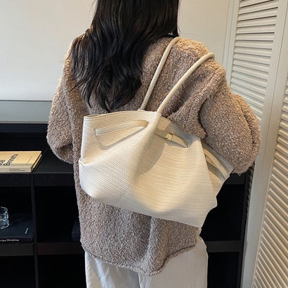 ドゥー ベル Doux Belle 型押しPUレザー2WAYトートバッグ レディース バッグ （オフホワイト）｜詳細画像