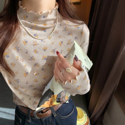 ドゥー ベル Doux Belle レトロ小花柄メロウフリルハイネック長袖カットソー レディース トップス （ベージュ）｜詳細画像