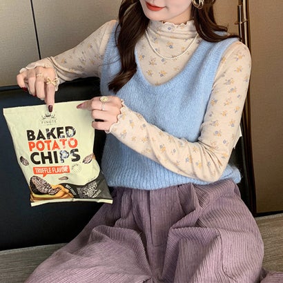 ドゥー ベル Doux Belle レトロ小花柄メロウフリルハイネック長袖カットソー レディース トップス （ベージュ）｜詳細画像