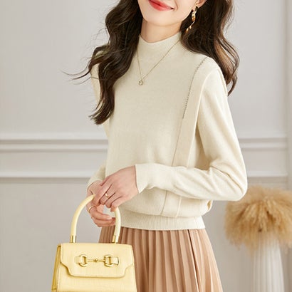 ドゥー ベル Doux Belle スタッズ調デザインプチハイネック長袖ニットプルオーバー レディース トップス （ベージュ）｜詳細画像
